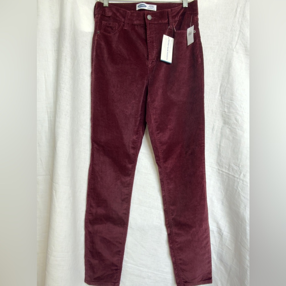 Old Navy High-Waisted Rockstar Super Skinny Velvet Jeans, Size 8,‎ New with Tags